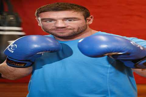 World champ boxer Alex Arthur becomes Alex Salmond party candidate but anti-vaxxer and beggar..