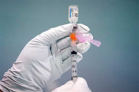 Johnson &amp; Johnson vaccine shipments HALTED in US after disastrous factory mix-up ruins..