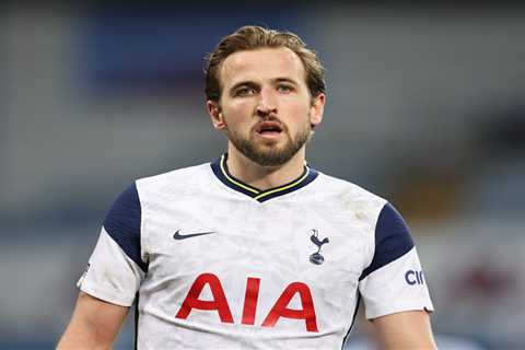 Harry Kane set to STAY at Tottenham with club refusing to sell him to Prem rival and wanting £175m..