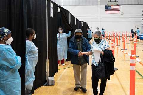 Biden Faces ‘a Very Precarious Point’ in the Coronavirus Response