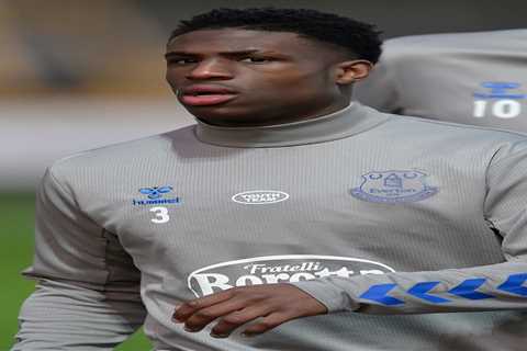 Man Utd and Arsenal looking to steal Thierry Small on free transfer from Everton as 16-year-old..