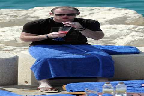 Sir Alex Ferguson claims Wayne Rooney couldn’t handle his booze &amp; he was powerless to stop the..