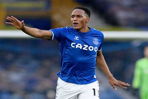 Everton defender Yerry Mina wants Serie A transfer with Inter Milan and Fiorentina on alert for..