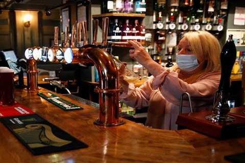 Pubs fully reopening could be delayed by summer Covid surge, warns SAGE