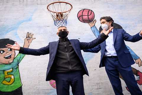 Sadiq Khan and Ed Miliband throw up their hands like a pair of basket cases