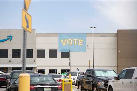 Amazon union drive in Alabama gathers 3,215 votes.