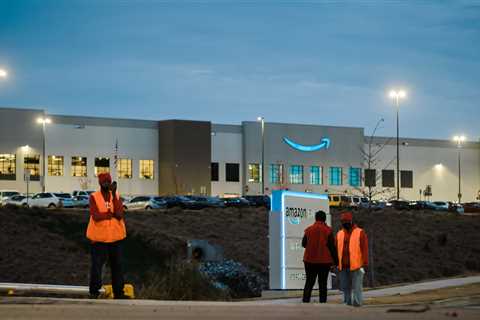 Amazon Appears to Defeat Union Drive at Alabama Warehouse
