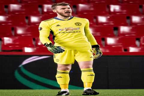 Man Utd verdict: David De Gea gets nod over Dean Henderson as No1 battle takes puzzling turn