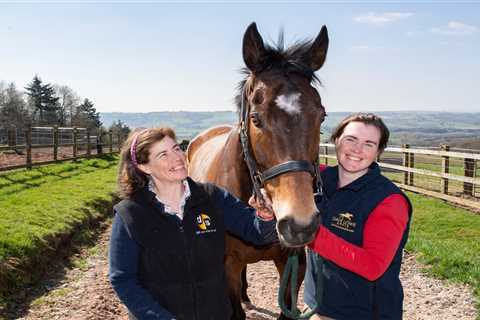 Jockey Tabitha Worsley chasing dream Grand National success on Sub Lieutenant for her mum and..