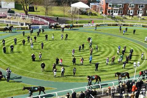What time is the two minute silence today at the Grand National?