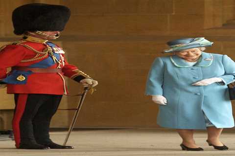 The real story behind this giggling photo of the Queen &amp; Prince Philip is sure to make you smile