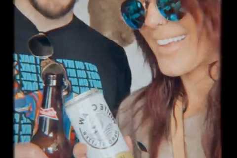 Teen Mom Chelsea Houska kisses husband Cole DeBoer in sweet video and writes ‘you love me like no..