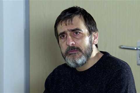 Coronation Street fans convinced Todd Grimshaw will save Peter Barlow with revolting liver..