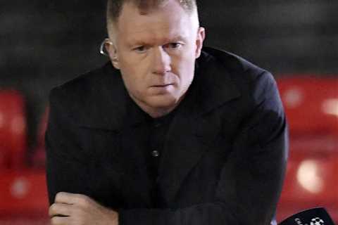 Paul Scholes urges Man Utd to sign new striker and wants Ole Gunnar Solskjaer to DITCH two holding..