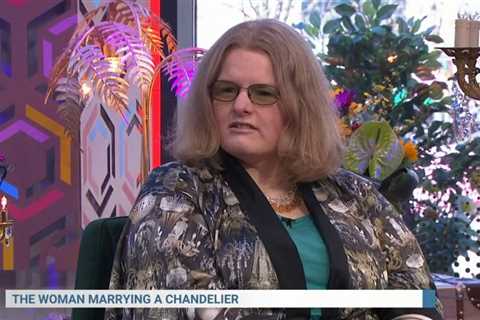 Steph’s Packed Lunch guest reveals she’s marrying a 93 year old chandelier
