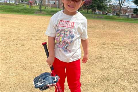 Teen Mom Kailyn Lowry shares new photos of son Lux, 3, playing baseball after she’s slammed for..