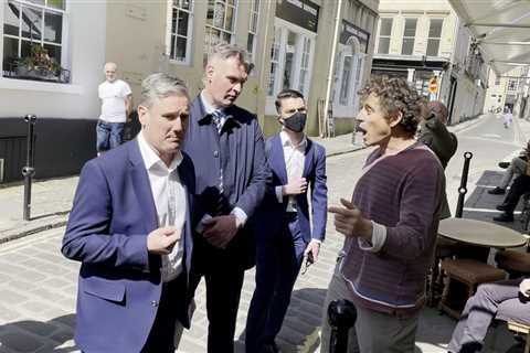Red-faced Sir Keir Starmer booted out of Bath pub by angry landlord who says Labour leader has..