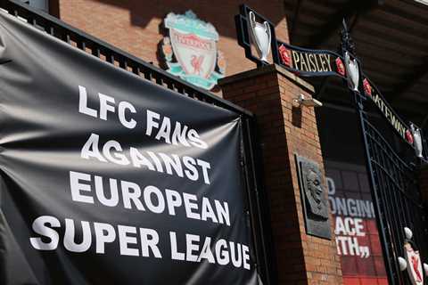 Furious Liverpool and Tottenham fans protest European Super League plot outside stadiums with more..