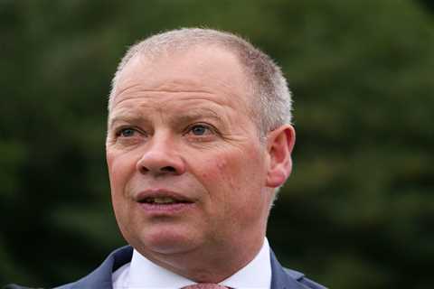 Clive Cox pair unlikely to head to Guineas after Newbury runs but sprinter Diligent Harry to step..