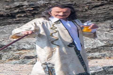 A List superstar undergoes incredible transformation for new film role – but can you recognise him?