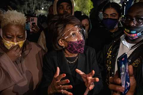 House Democrats Defeat G.O.P. Attempt to Censure Maxine Waters