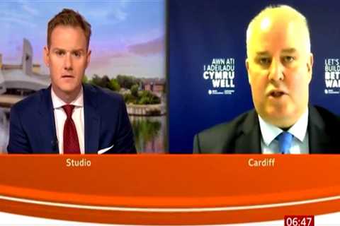 Watch politician ‘turn into horseracing commentator’ leaving viewers in stitches mid-way through..