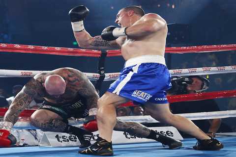 Former world champ Lucas Browne suffers shock first-round KO by ex-rugby player as corner appear to ..