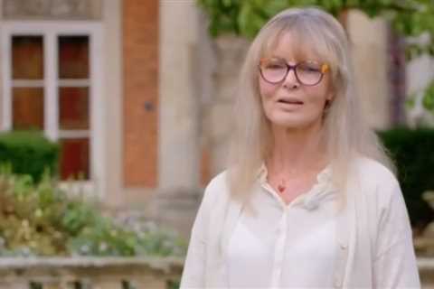 Antiques Roadshow guest horrified as expert reveals bleak truth behind sapphire ring