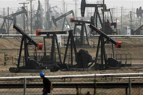 California’s governor seeks to ban new fracking and halt oil production, but not immediately.