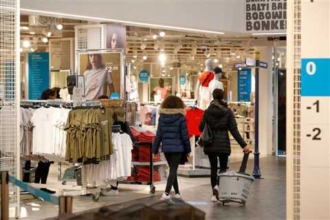 ‘Shameless’ Primark customers strip off on shop floor to try on clothes as changing rooms closed..
