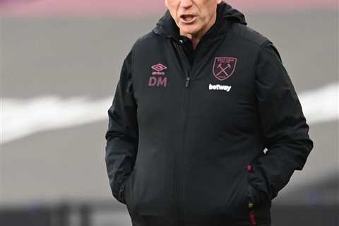 Fire alarm goes off at VAR HQ Stockley Park just before Wolves vs Burnley as Lineker jokes it was..