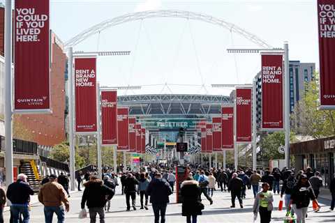 Wembley welcomes 8,000 crowd for Carabao Cup final between Spurs and Man City as NHS heroes join..