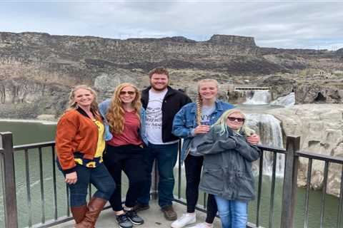 Sister Wives’ Christine Brown goes on family vacation WITHOUT husband Kody after she threatens to..