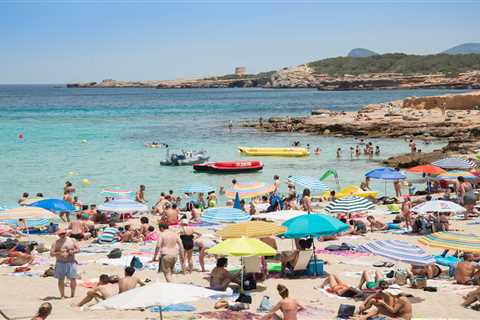Brits warned holidays to green list countries could be ‘banned’ by Foreign Office advice