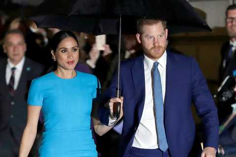 Meghan Markle &amp; Prince Harry ‘met streaming firm at Kensington Palace a YEAR before Megxit –..
