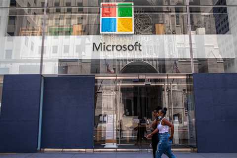 Microsoft reports strongest quarterly growth in years, as profit also rises.