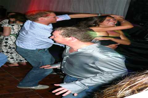Inside Kate Middleton &amp; William’s wild dating days ahead of 10th wedding anniversary – with..