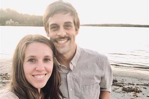 Jill Duggar’s husband Derick Dillard likes fan tweets demanding TLC cancel Counting On after Josh’s ..
