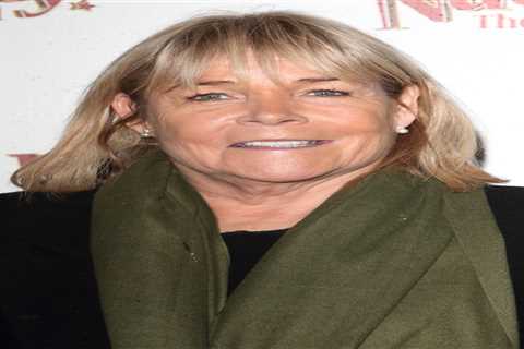 Linda Robson denies feud with Pauline Quirke after star missed Birds of a Feather special