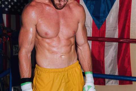 Logan Paul shows off dramatic body transformation as YouTuber vows ‘five weeks until I beat Floyd..