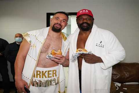 Watch Derek Chisora keep tradition as he gifts Joseph Parker a burger and heavyweights enjoy..