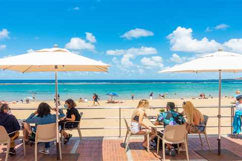 Brits told not to book foreign holidays yet as Government will be ‘cautious’ with green list