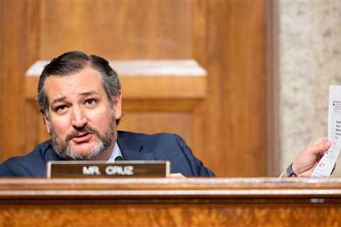 Lawmakers slam Facebook’s Oversight Board decision to uphold Trump ban.