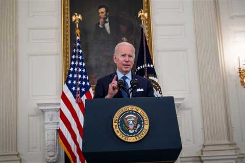 Biden Shifts Vaccination Strategy in Drive to Reopen by July 4
