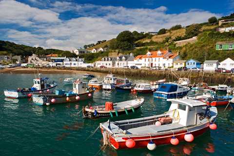MPs call for Royal Navy to defend Jersey as fishermen brand France’s threat to cut off their..