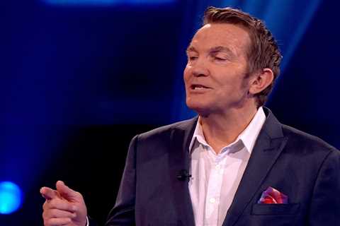 Beat The Chasers viewers stunned as Bradley Walsh accidentally ‘swears’ after tense question slip-up