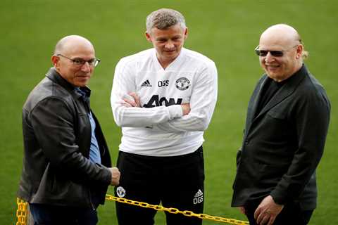 Solskjaer’s doing top juggling job of keeping fans on side after Glazers left him to handle ESL..