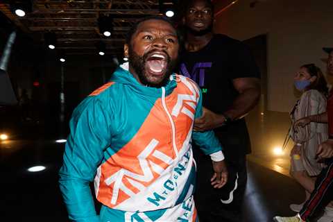 Floyd Mayweather slams Logan and Jake Paul over lack of respect and ‘crossing the line’ in..