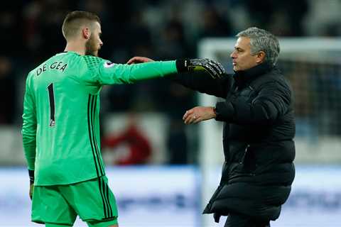 Man Utd star David De Gea ‘wanted by old boss Jose Mourinho in Roma transfer’ with Dean Henderson..