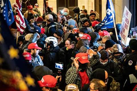 Justice Dept. Starts to Seek Plea Deals in Capitol Riot Cases